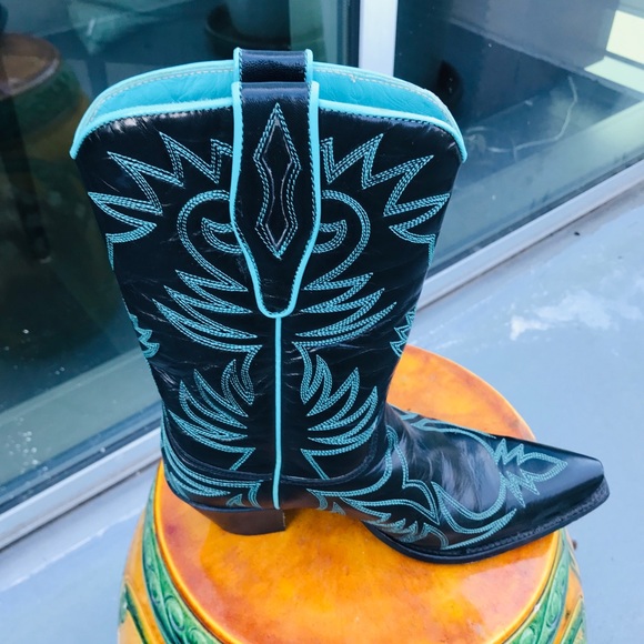 Sendra Shoes - Sendra Women’s Turquoise handmade boots.